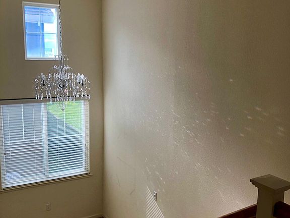 5th image of 505 Sandlewood St