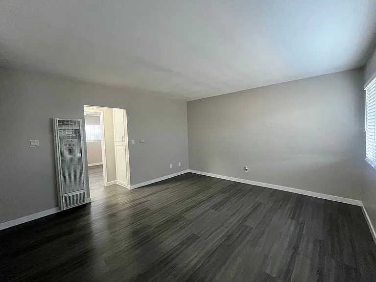 1604 N Henderson Ave #7 — Photo 3