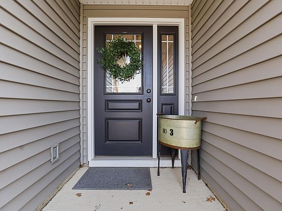 2nd image of 10410 Chesterhills Ct