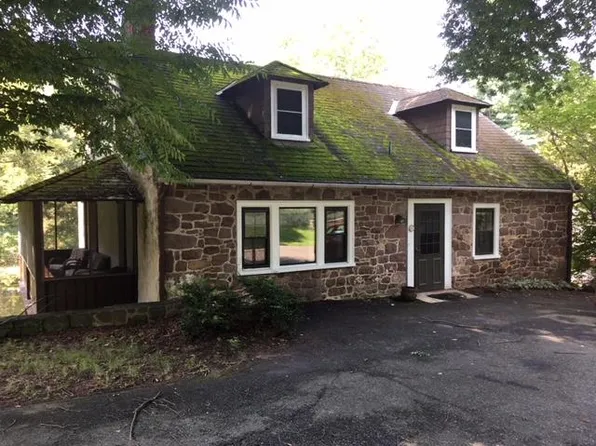 1121 W Schuylkill Rd, Pottstown, PA 19465