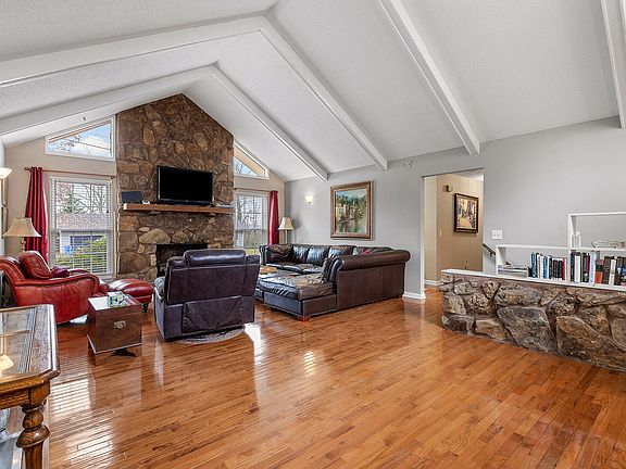 5th image of 730 Ashley Forest Dr