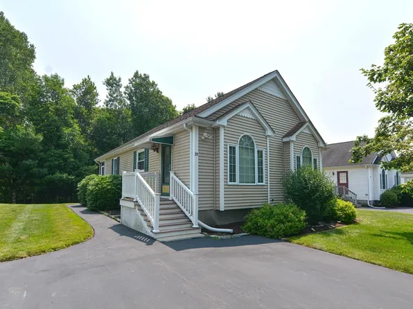 29 Rodeo Dr, East Bridgewater, MA 02333