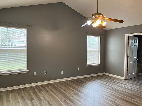 5th image of 515 Rush Park Cir