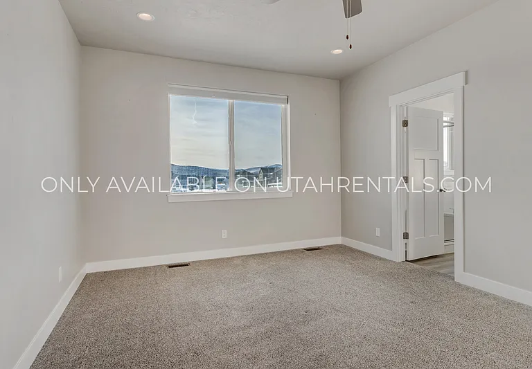 693 Spruce Way — Photo 17