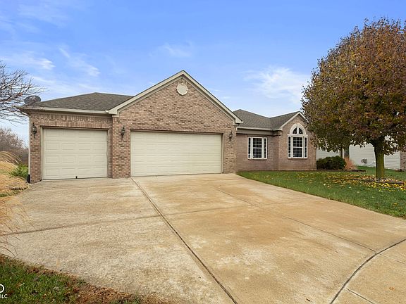 3rd image of 2209 Leeward Ct
