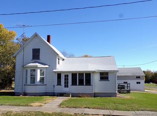 205 S Union St, Victoria, IL 61485