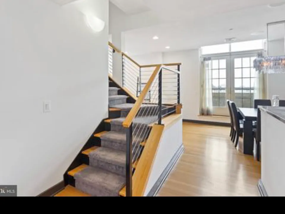 111 S 15th St #P302
