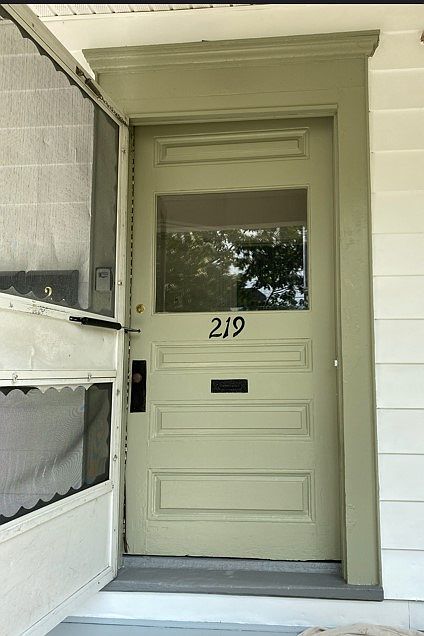 2nd image of 219 W Burke St #1