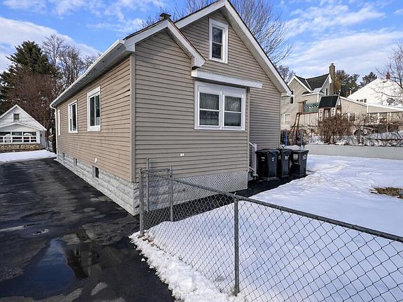 3rd image of 226 Glengary Road