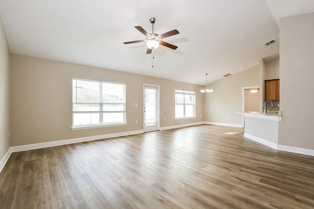 4 bed, 2.0 bath, 1779 sqft, $2,150 — Photo 3