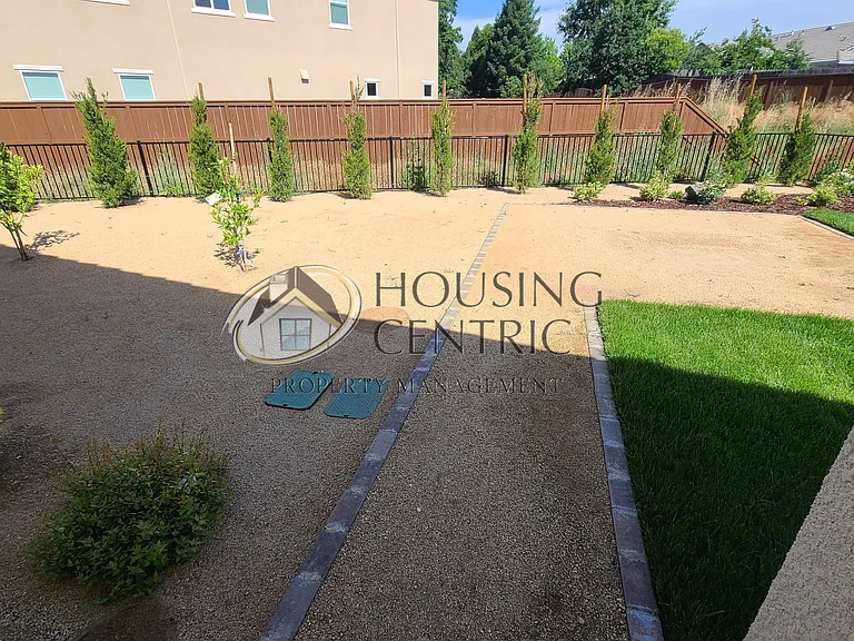 637 Lincoln Ct — Photo 61