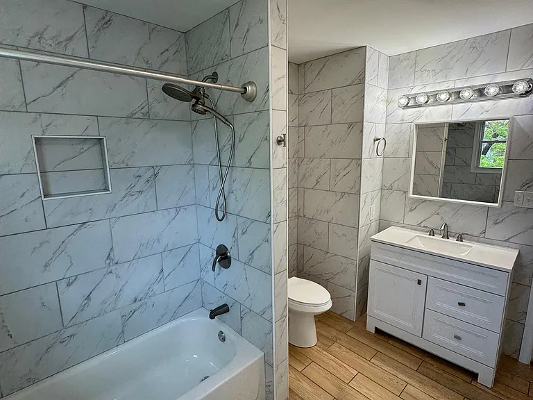430 E Auburn St — Photo 14
