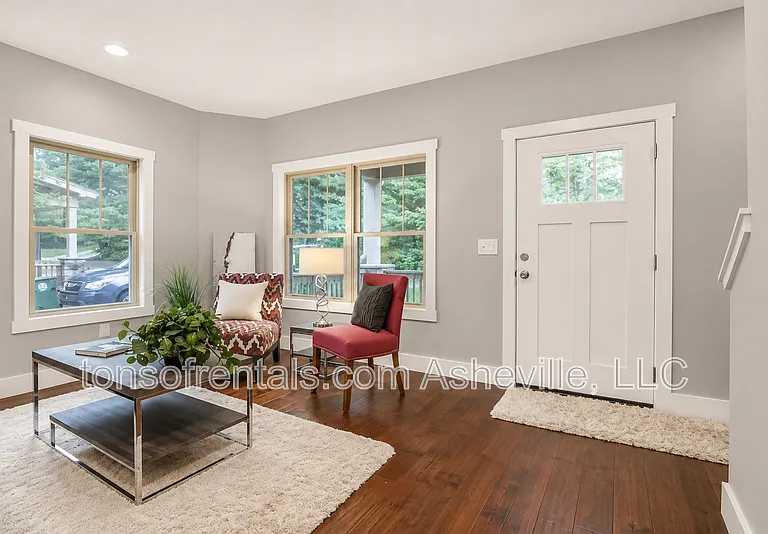14 Cedar St — Photo 3
