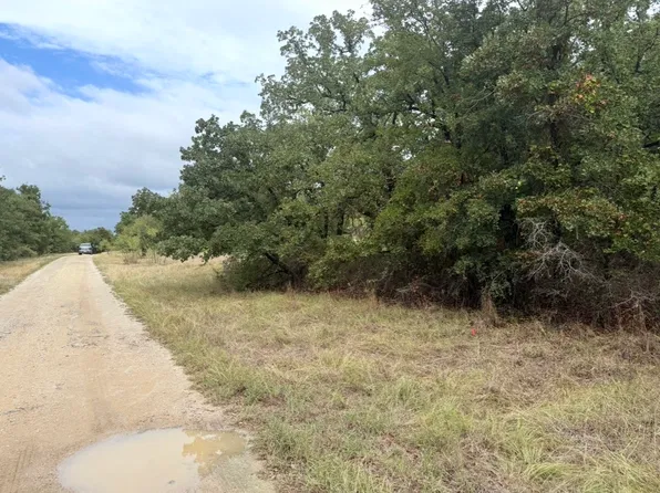 207 Lindsey Ln, Bridgeport, TX 76426