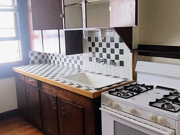 5th image of 115-638 3rd Ave S #6