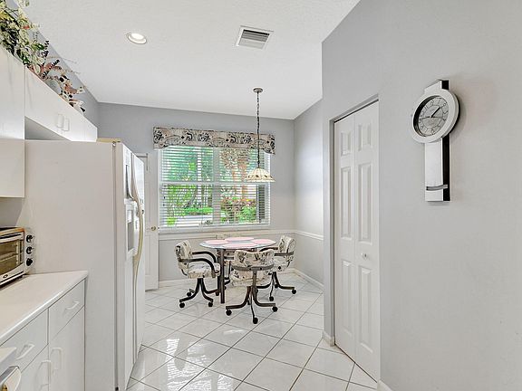 5th image of 9607 Crescent View Drive N