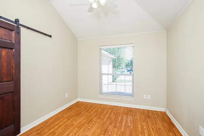 108 Oregon Trl — Photo 13