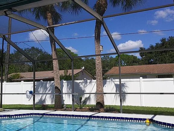 3rd image of 4913 Vinson Way