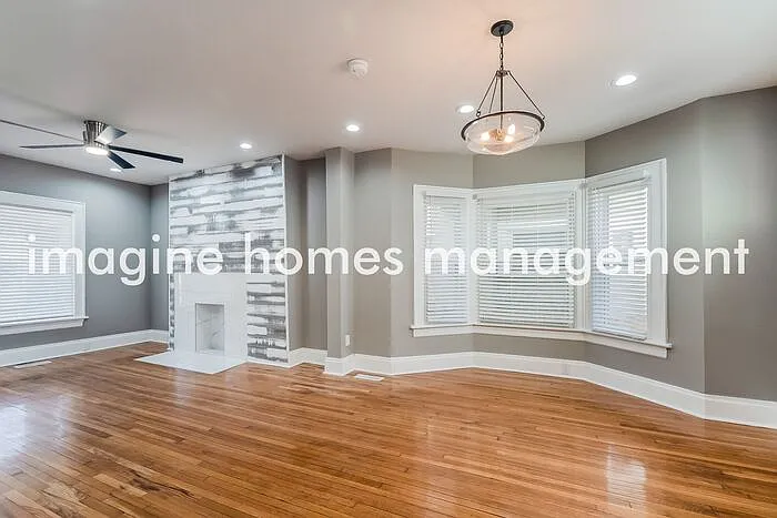4 bed, 3.5 bath, 1601 sqft, $2,295 — Photo 3
