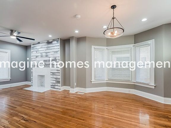3rd image of 895 Linwood Ave