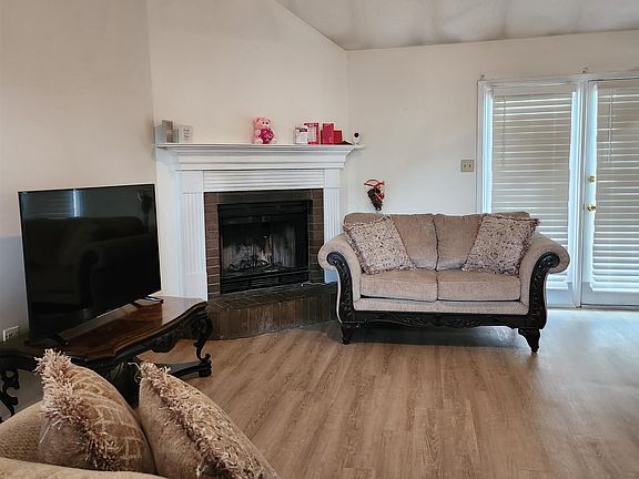 3rd image of 5543 Harvey Pointe Ln