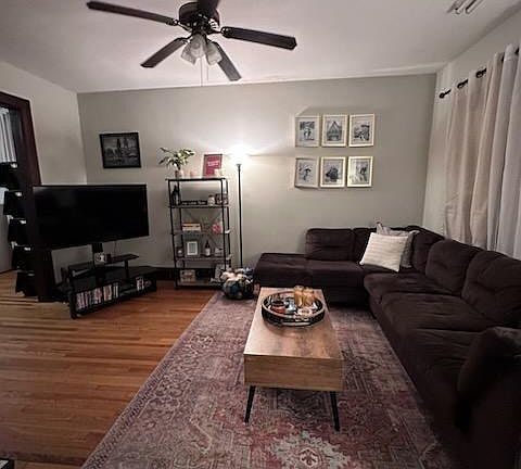 4th image of 425 W Delavan Ave APT 1