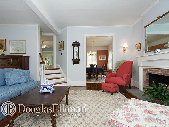 3rd image of 27 Sunnyside Ave