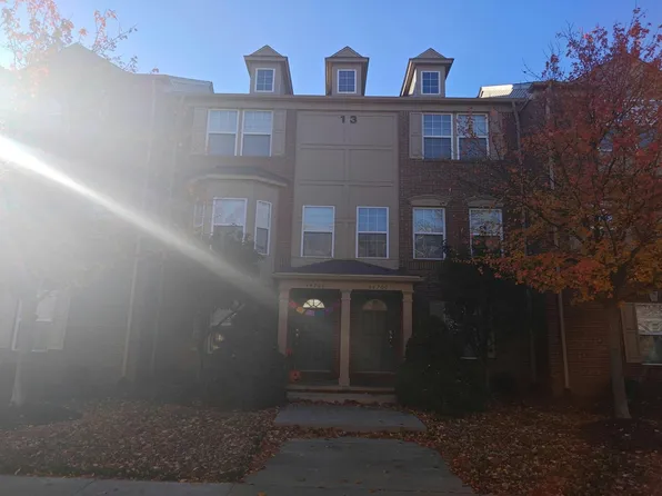 44709 Gwinnett Loop, Novi, MI 48377