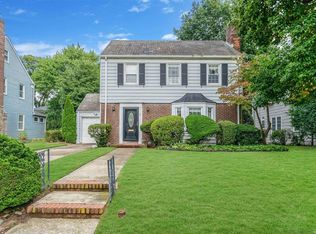 73 Garfield St, Garden City, NY 11530