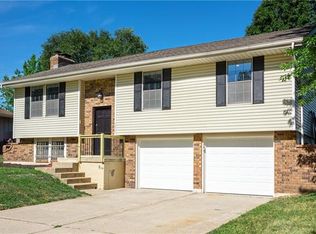 2905 SW 5th St, Blue Springs, MO 64014