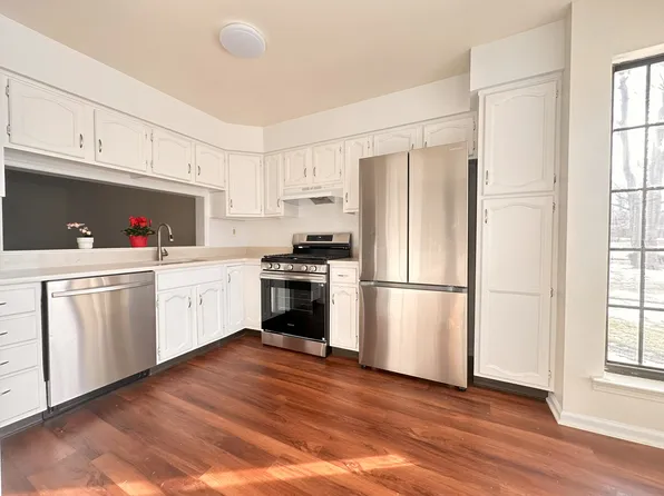 605 Maplecrest Rd, Edison, NJ 08820