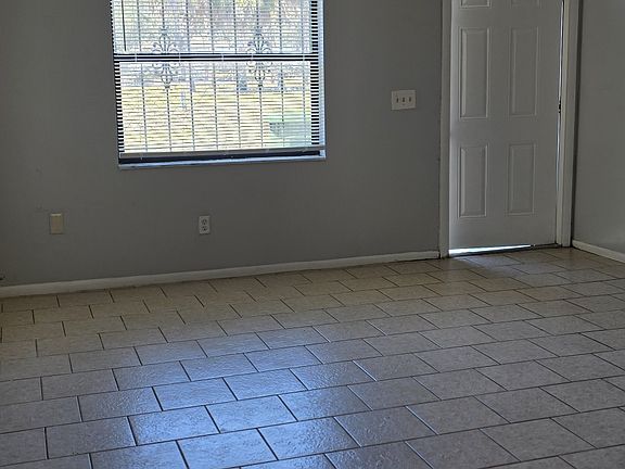 4th image of 4003 E Bird St APT B