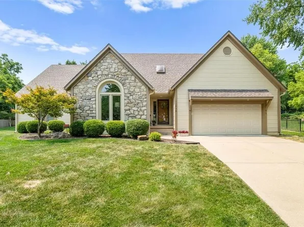 11938 Mastin St, Overland Park, KS 66213