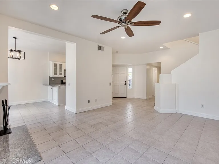 208 Chandon — Photo 11