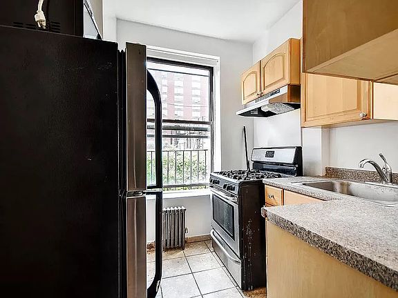 5th image of 426 Amsterdam Ave APT 5N