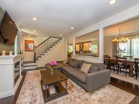 4th image of 247 Airmount Ave