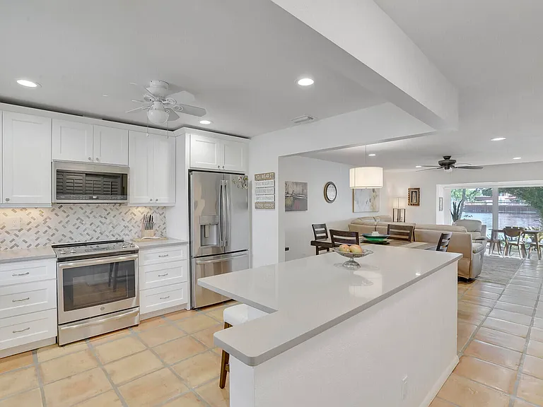 772 Nantucket Cir #B — Photo 1