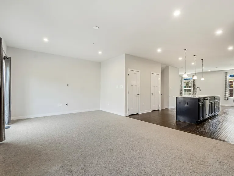 8015 Spring Arbor Dr — Photo 21