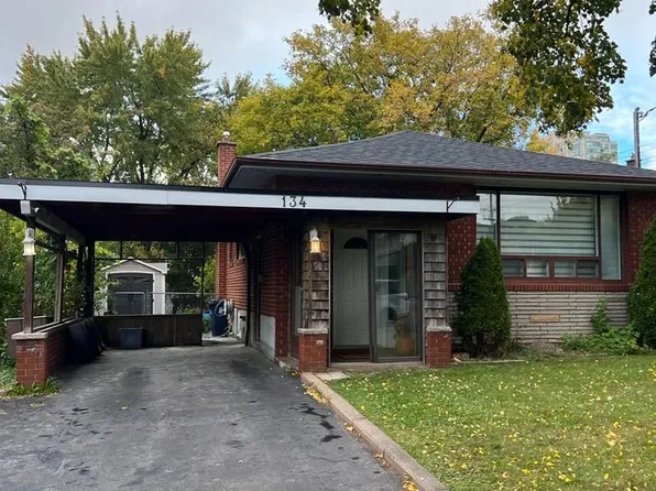 134 Applefield Dr #Basement, Toronto, ON M1P 3Y2