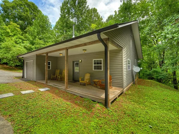 365 Ruby Ln, Mineral Bluff, GA 30559