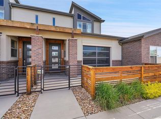 19590 E Sunset Cir, Centennial, CO 80015
