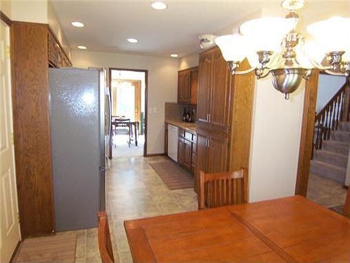 3rd image of 11417 W 106th St