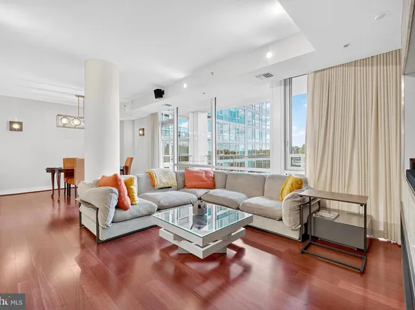 6820 Wisconsin Ave APT 4006, Bethesda, MD 20816