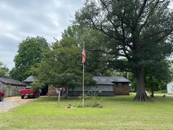 211 Market St, Keiser, AR 72351