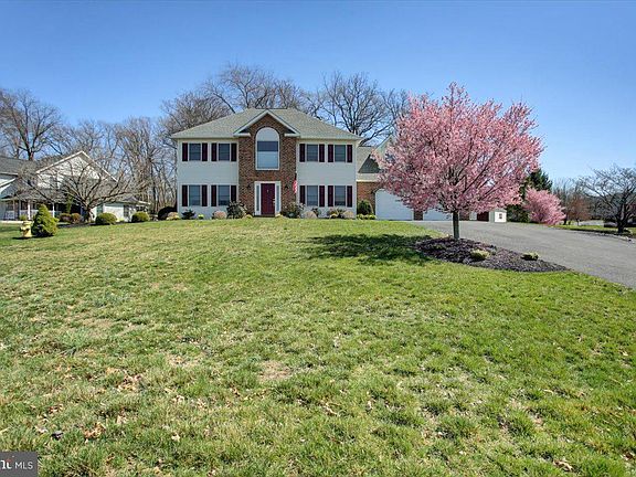 2nd image of 350 Bradley Ln