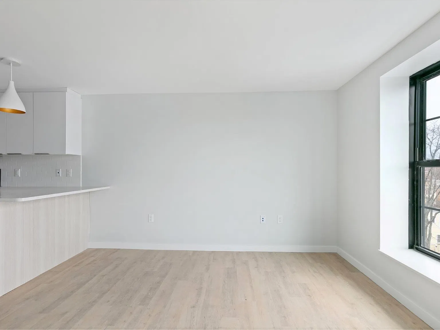 2 bed, 675 sqft, $4,050 — Photo 2