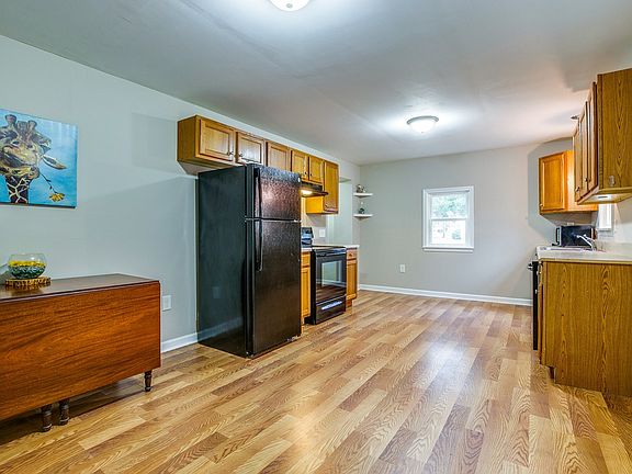 2nd image of 114 Woodcraft Dr