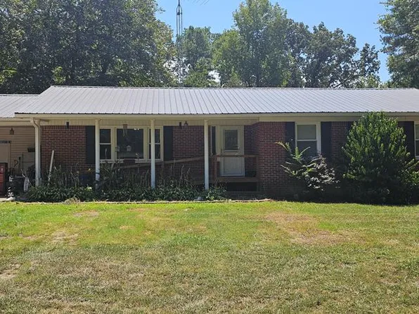 960 Rockport Rd, Camden, TN 38320