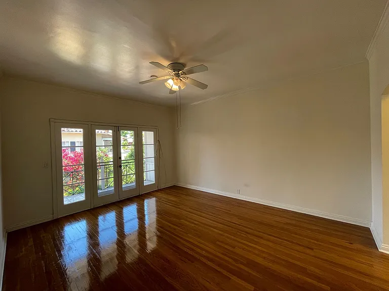 10804 Lindbrook Dr — Photo 14