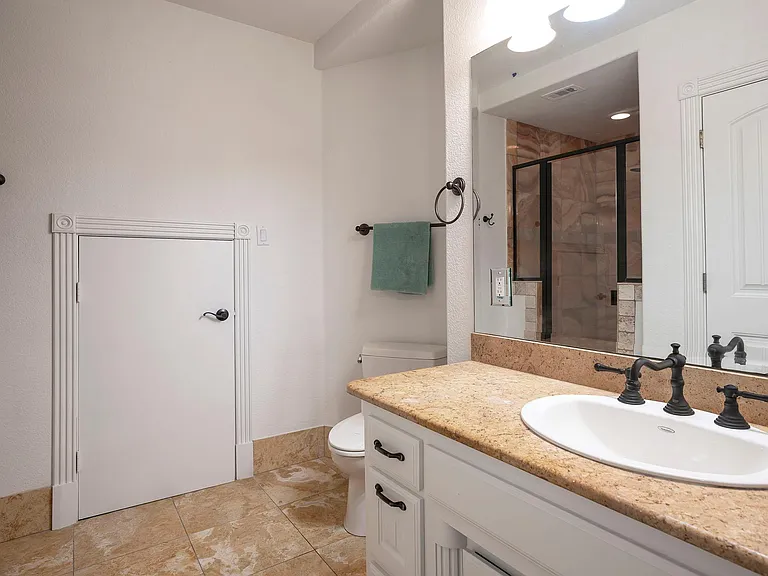1824 Broken Bend Dr — Photo 32